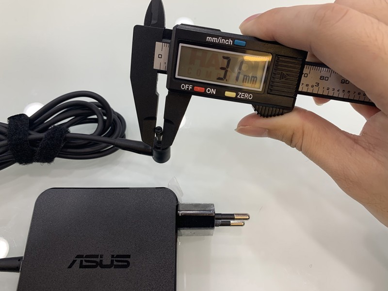 Sạc Laptop Asus 19V - 3.42A chân nhỡ 4.0 x 1.35mm, củ vuông