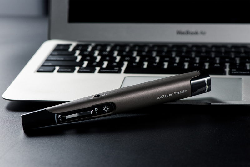 Bút trình chiếu P-012