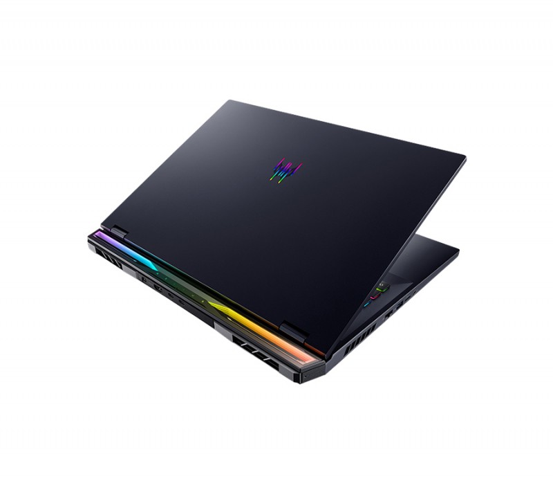 Acer Predator Helios 18 PH18-72 (2024)